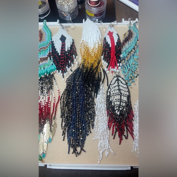 Valentines earrings Handmade by tracielyn with glass seed beads - Picture 8 of 10